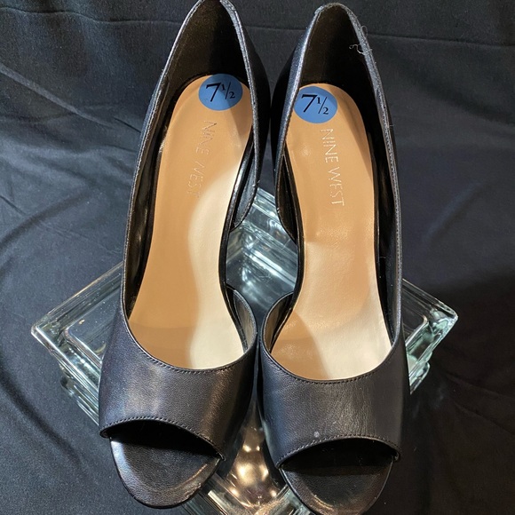 Nine West black open toe heel pumps - Picture 5 of 9